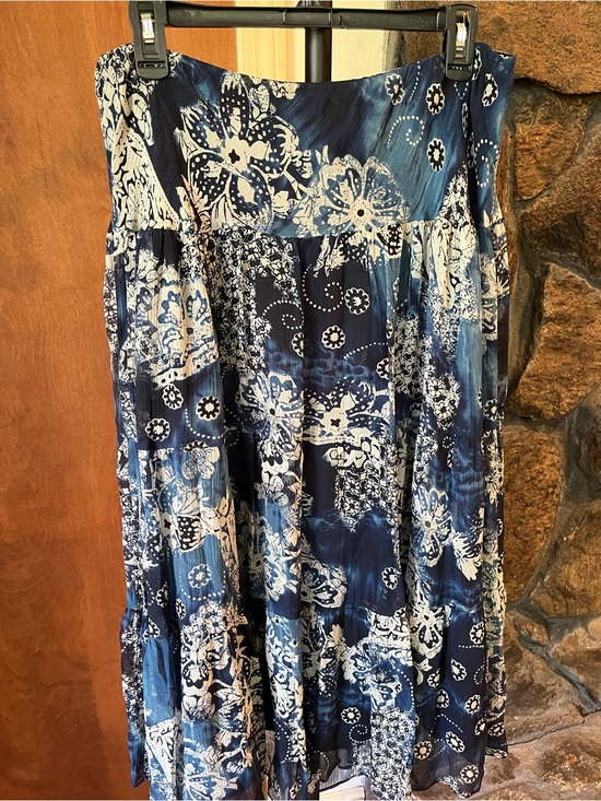 Lauren Ralph Lauren Dresses & Skirts - Lauren Ralph Lauren Navy and White Floral Tiered Skirt